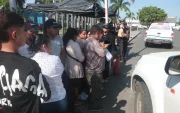 Los parientes siguen esperando respuestas de la identificación de los cuerpos.