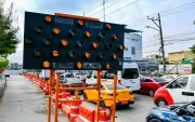 La solución vial que se levanta en la intersección con la avenida Rodrigo Chávez busca mejorar la movilidad, pero conductores aseguran que la obra ha agravado el congestionamiento.