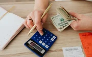 El préstamo quirografario del Biess ofrece tasas desde 6,5 % anual y un proceso digital que permite obtener el dinero en un plazo de hasta 72 hora