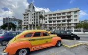 Los negocios extranjeros están saliendo de Cuba para evitar las sanciones de Estados Unidos.