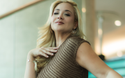 Cynthia Naveda atraviesa una de las etapas más felices de su vida, tanto en el amor como en su carrera profesional.