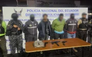 Los dos detenidos habrían participado en asaltos a personas y locales comerciales utilizando armas de fuego.