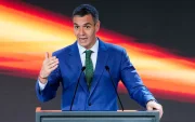 El presidente del Gobierno, Pedro Sánchez, durante su intervención esta tarde en la planta de Seat en Martorell (Barcelona).