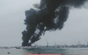 Varias embarcaciones pesqueras se incendiaron el 6 de junio en el puerto de Manta.