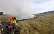 Bomberos de Quito controlaron el incendio forestal registrado este domingo en el sector de Yurac, en la parroquia de Píntag.