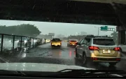 Durante la madrugada de este lunes 8 de junio se reportaron inundaciones en varias zonas de Guayaquil