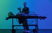 La obra se estrenó en 2025 en el Festival Teatro Mil y ha recorrido varios escenarios internacionales.