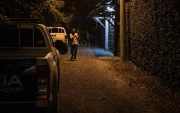 Agentes de la Policía Nacional acudieron hasta la vivienda de la activista Monika Silva, este lunes 8 de junio.