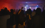 Referencia. Autoridades intervienen fiesta clandestina en Conocoto donde se encontraron cerca de mil asistentes y 200 menores de edad.