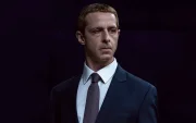 Jeremy Strong como Mark Zuckerberg