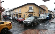 El Pico y Placa en Quito restringe la circulación de automóviles y motocicletas con placas 7 y 8 durante dos horarios.