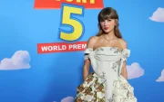 Taylor Swift en la alfombra roja de la premier