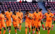 Jugadores de Costa de Marfil celebran en la cancha. La selección africana jugará el Mundial sin el apoyo de su hinchada oficial por la falta de visados de EE. UU.