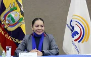 Diana Atamaint, expresidenta del CNE, durante una sesión oficial en Quito, al frente del organismo desde 2018.