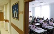 Foto de archivo de una clase en un internado para niñas en Moscú, Rusia.