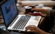 Especialistas en derecho y filosofía coinciden en que la inteligencia artificial puede asistir procesos humanos, pero no reemplazar la deliberación, la ética ni la responsabilidad social.