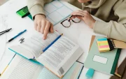La educación no solo pertenece a las familias.