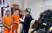 Agentes ingresaron a la Cárcel El Inca durante operativo contra red de robo de vehículos en Quito.