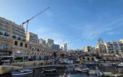 La isla pintorezca de Malta experimenta un boom de construcción de hoteles de lujo y apartamentos adaptado para vacaciones.
