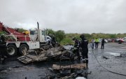 En la vía Santa Elena - Guayaquil un terrible accidente de tránsito dejó doce personas fallecidas
