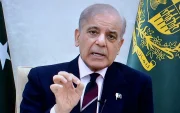 El primer ministro de Pakistán, Shehbaz Sharif, durante una alocución, en Peshawar.