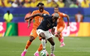 Enner Valencia en control de la pelota en el duelo de Ecuador ante Costa de Marfil.