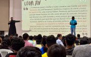 El padre Yovane Cox organizó este encuentro juvenil que busca animar a más jóvenes de la diócesis de Daule