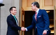 El presidente Daniel Noboa es recibido por Pete Hegseth, secretario de Guerra de los Estados Unidos.