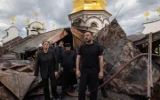 El presidente ucraniano Volodímir Zelenski durante su visita del 15 de junio a la catedral de la Dormición.