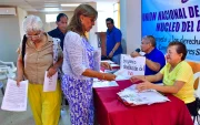 Una de las reuniones que tuvieron los adultos mayores y personas con discapacidad para demostrar que hay atraso en la devolución del IVA.