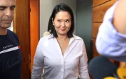 La candidata derechista a la Presidencia de Perú, Keiko Fujimori (c), fue captada el pasado 11 de junio.