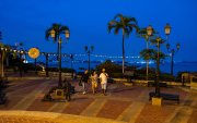 Ciudadanos denuncian que el problema de la iluminación deficiente, además, se evidencia en otras áreas de las escalinatas.