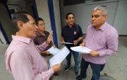 Algunos de los adultos mayores que dicen que el SRI les debe la devolución del IVA desde enero de 2026.