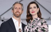 La actriz, de 43 años, anunció que está embarazada de su tercer hijo con Adam Shulman, con quien formó una familia lejos de la exposición mediática.