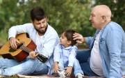 Un momento familiar con música y cercanía en la celebración del Día del Padre.