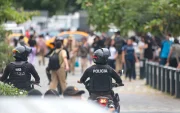 En los exteriores de colegios de Guayaquil se ha intentado reforzar la seguridad. Grupos delictivos ahora buscan reclutar a través de redes sociales.