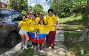 Integrantes de la familia ecuatoriana durante su viaje de 16 horas por carretera hacia el Mundial 2026.