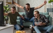 Las tradicionales ‘pollas’ de oficina dieron el salto al entorno digital. Hoy existen plataformas que calculan puntajes automáticamente, y más.