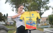 Ana María Torres, del Best PC Ecuador, con la licra de campeona nacional que lucirá durante toda la temporada 2026