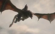 La batalla naval, la caída de Jacaerys Velaryon y la polémica escena entre Aemond Targaryen y Alicent Hightower marcaron un inicio explosivo.
