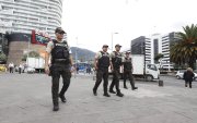 Se intensifican los controles policiales en sectores comerciales estratégicos para prevenir delitos.
