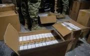 Referencia. Militares y personal de Aduana retiraron 350.000 cigarrillos hallados en una bodega clandestina cerca de Quitumbe.