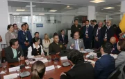 El mininstro del Interior John Reimberg acudió el 23 de junio de 2026 a la Comisión de Seguridad de la Asamblea.