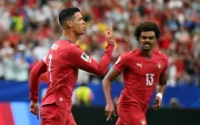 Ronaldo festeja su gol ante Uzbekistán.