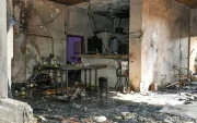 El incendio consumió gran parte de la vivienda de los adultos mayores en Chongón. Ambos permanecen hospitalizados con quemaduras de tercer grado.