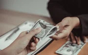 Los jóvenes recibirán una remuneración de $400 mensual.