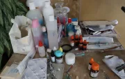 El operativo reveló presuntas irregularidades en el manejo de insumos, desechos sanitarios y material biológico.