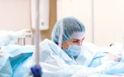 Referencial. Corte Nacional ratifica condena en Quito: mujer sin título causó muerte en cirugía estética 2020 por fallas médicas.