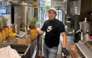 César Pérez, migrante ecuatoriano que ocupa un 'food truck' en EE. UU.