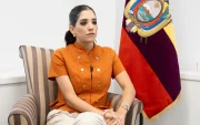 La viceministra de Turismo de Ecuador, María José Reshuan, habla durante una entrevista con EFE este viernes, en Nueva York (EE.UU.).